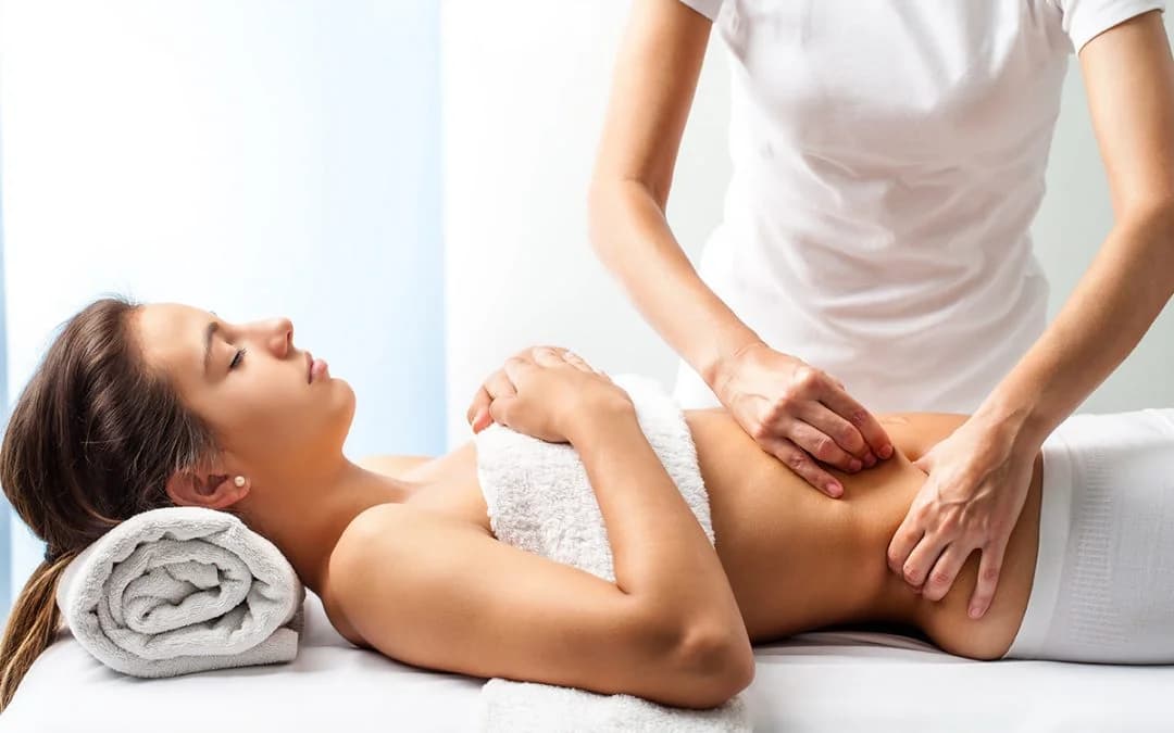 Equipamentos básicos de massoterapia: maca e óleos